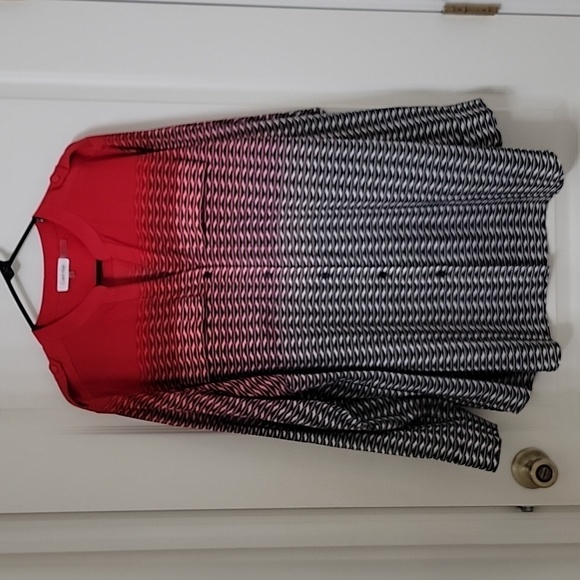 Calvin Klein Tops - Calvin Klein Size 1X Ombre Red to White with Black Patterned Button Front Blouse